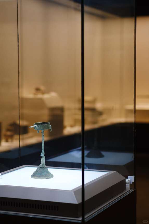 铜灯展柜